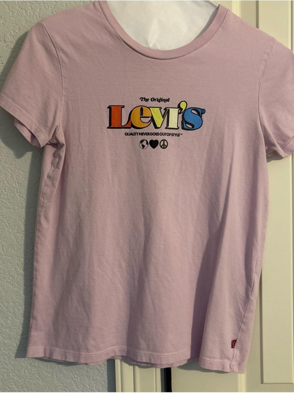 Levi's Pink Logo Tee